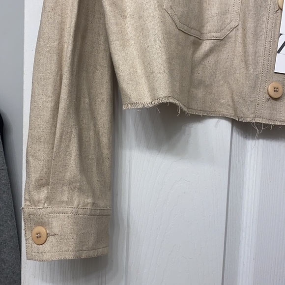 Crop Beige Linen Button Shirt - Picture 5 of 5